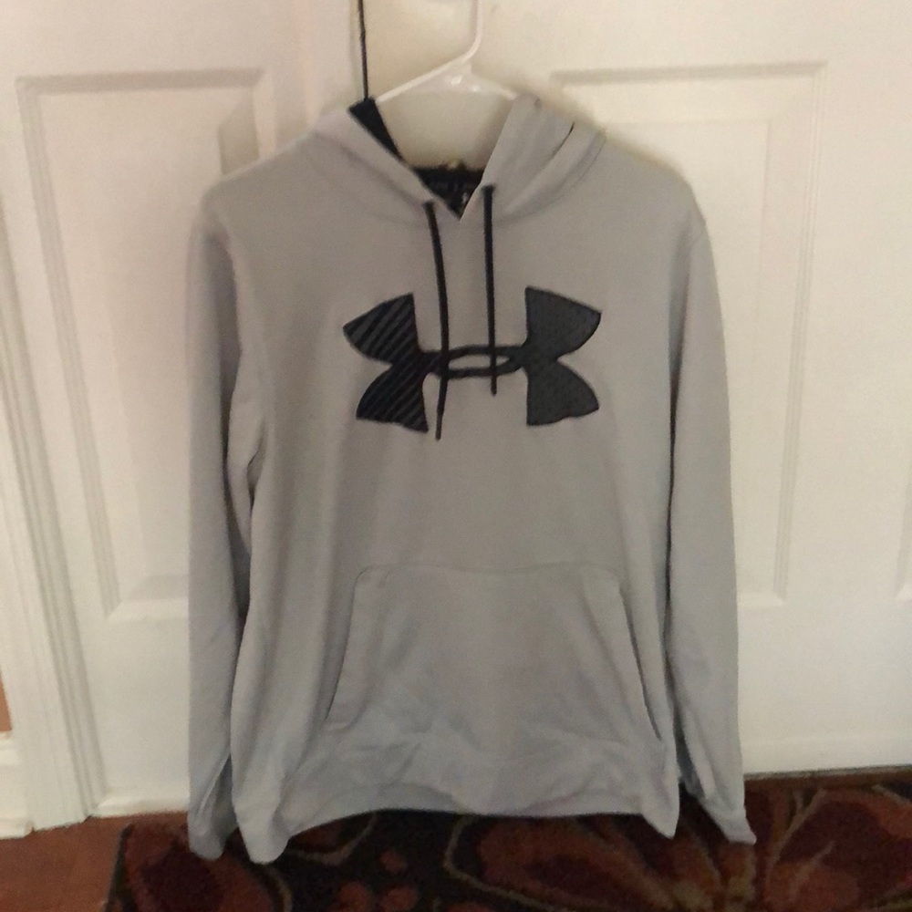 Underarmour athletic sweat shirt